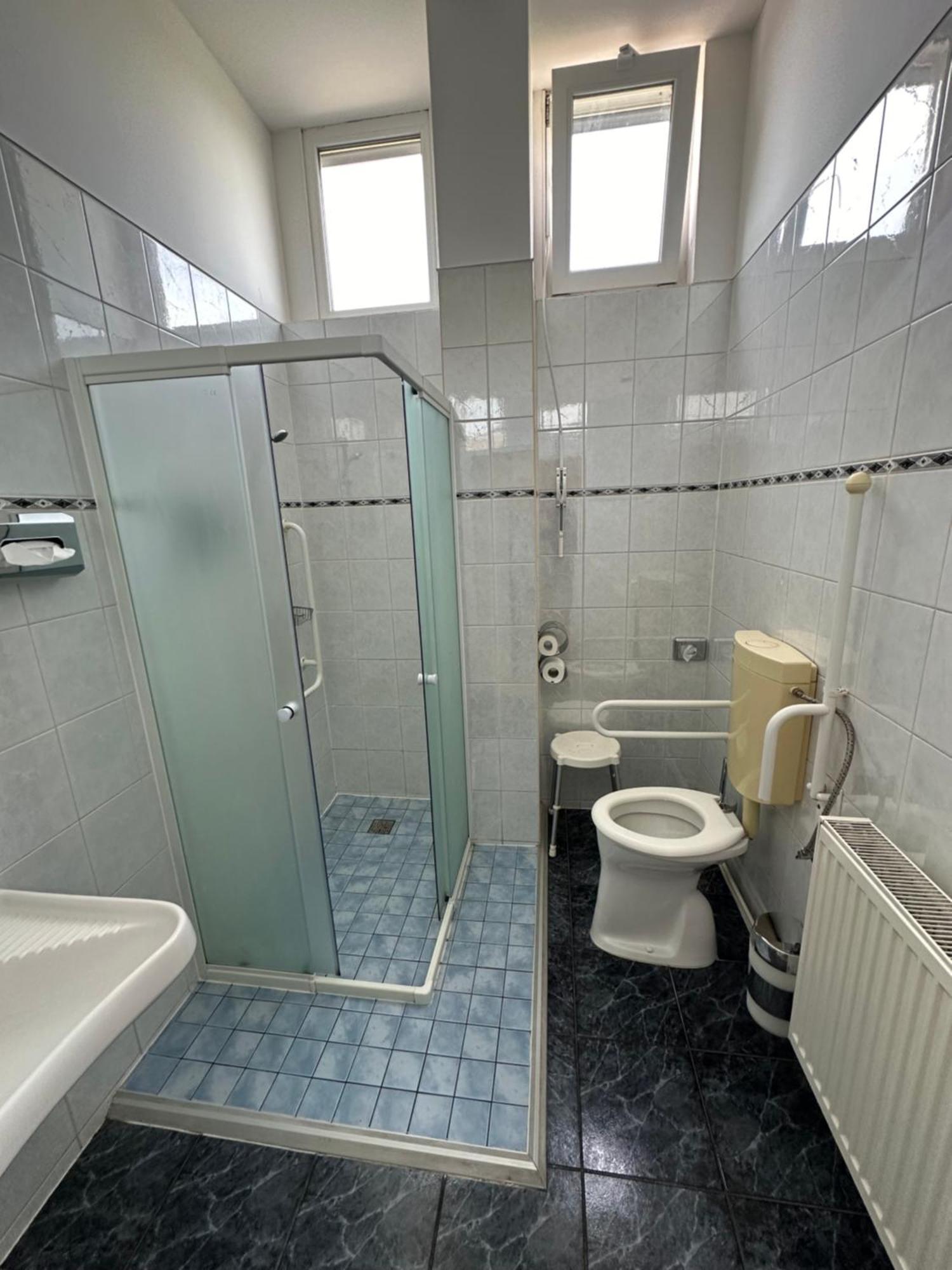 Guest house Raketa Bowling 3*