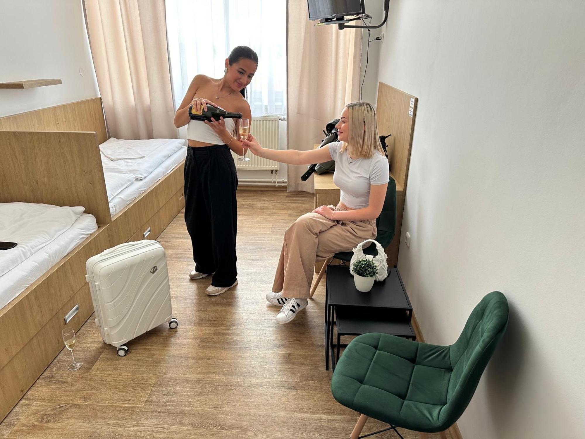 Raketa Bowling Guest house Opava