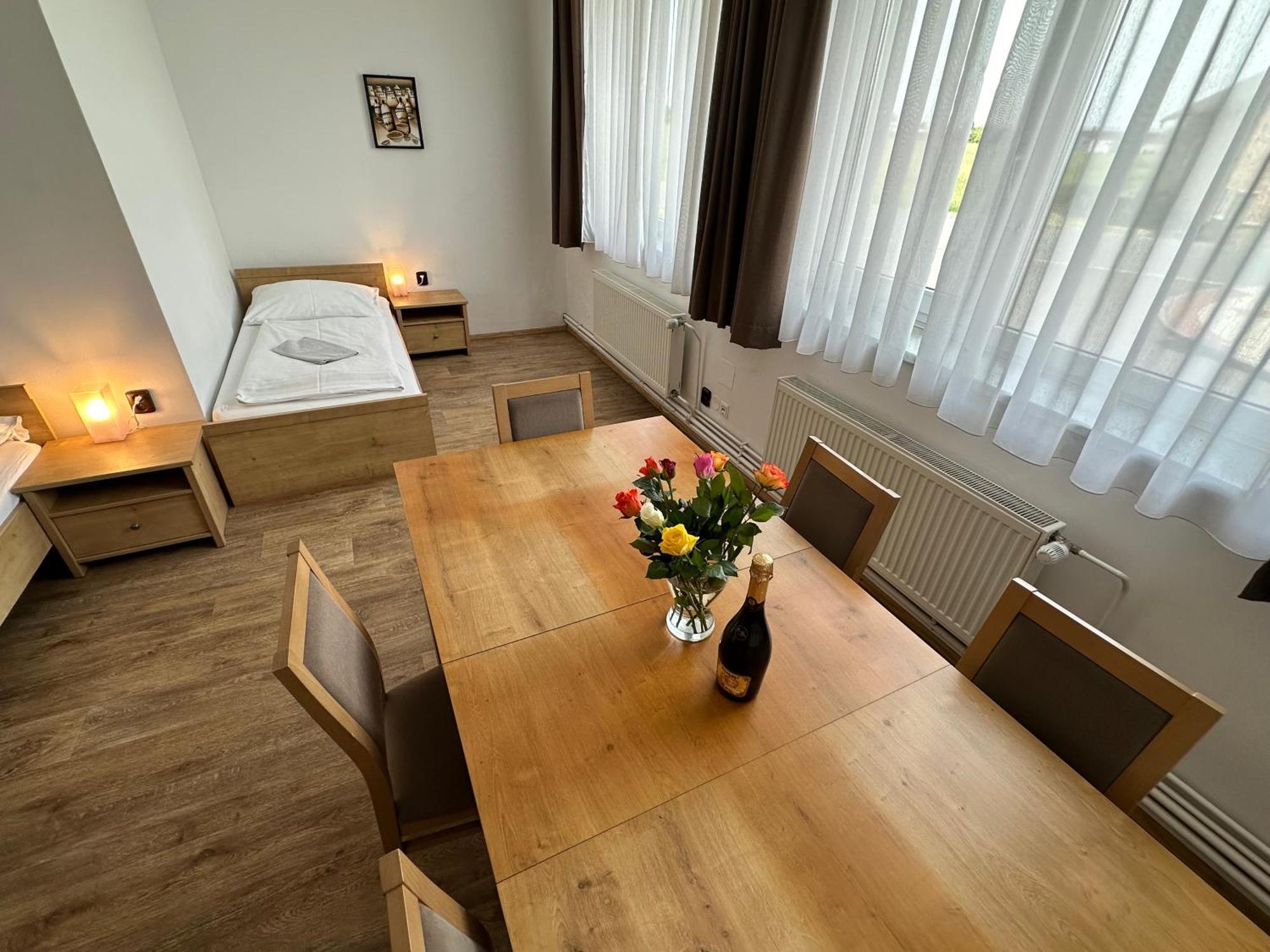 Guest house Raketa Bowling 3*